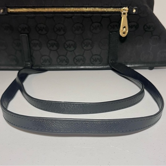 Michael Kors Bennet Large Black Tote - Picture 8 of 13